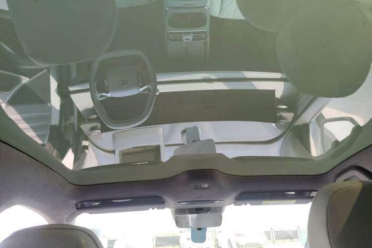 Used Geely Galaxy E8 2025 700 km Long-Range Intelligent Driving Version Headliner