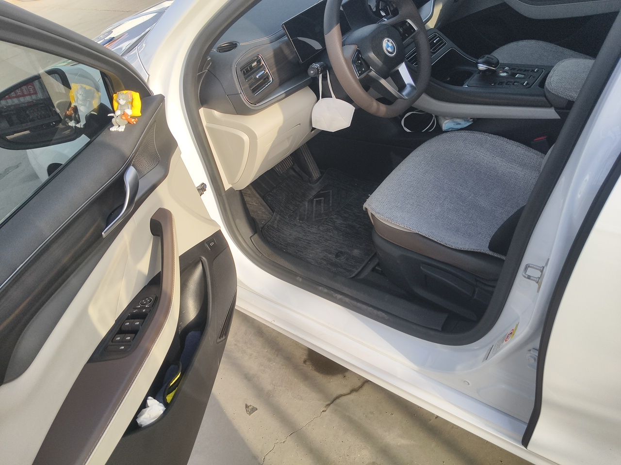 BYD Qin PLUS 2023 Champion Edition DM-i 120KM Leading Model — снимка 16