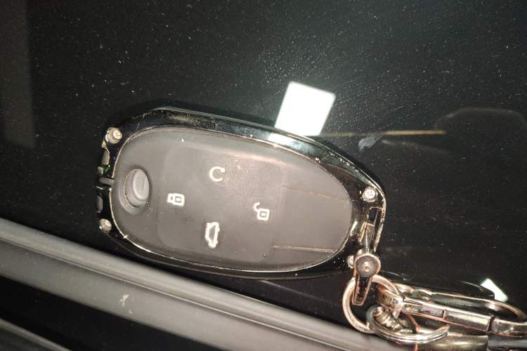 Used GAC Trumpchi GS8 2022 Linghang Series 2.0 TGDI Two-Wheel-Drive Luxury Smart Connectivity Version (7 Seats)
