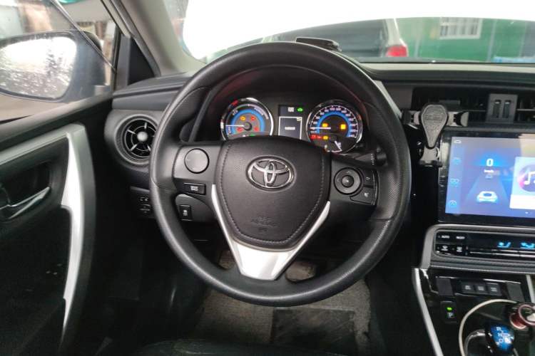 Used Toyota Levin 2017 Revised Dual-Engine 1.8H GS E-CVT Elite Sunroof Version China V Standard Steering Wheel