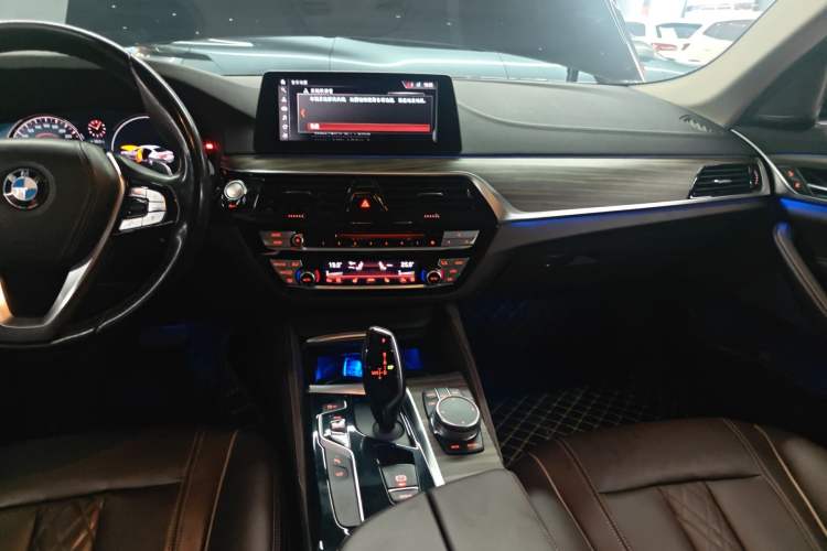 Used BMW 5 Series 2018 Facelifted 530Li Luxury Edition Premium Package