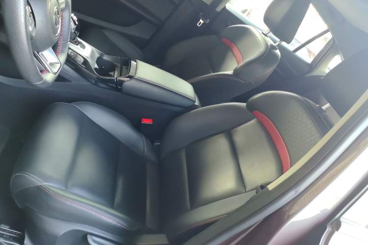 Used MG 5 2021 Revised 300TGI DCT Qingshè Luxurious Enjoyment Edition