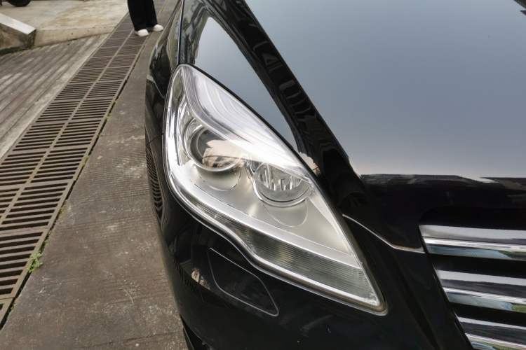 Used Mercedes-Benz R-Class 2011 R 350 L 4MATIC