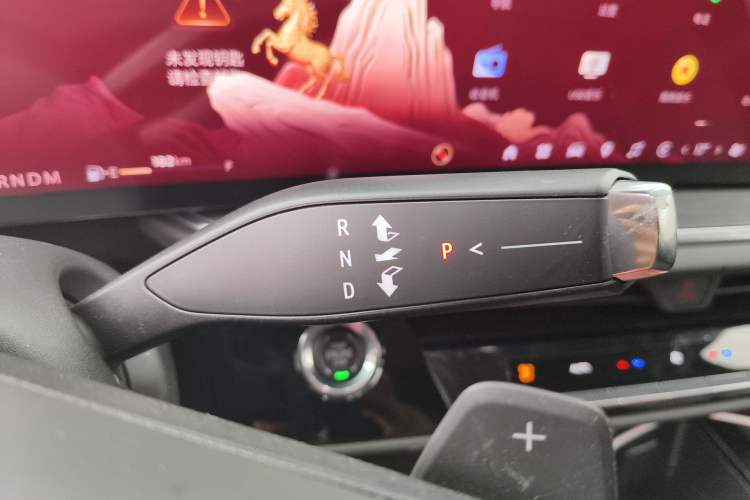 Used Buick Envision 2025 25T Entry-Grade Platinum Edition Gear Lever