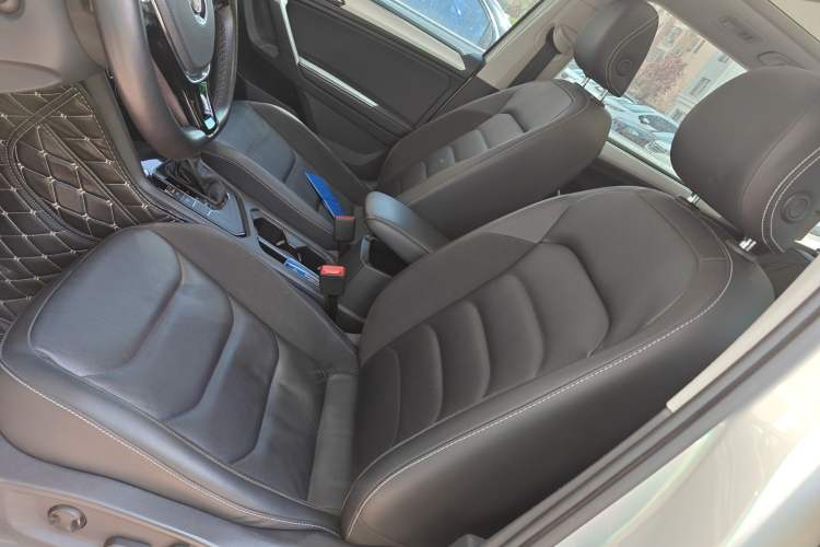 Used Volkswagen Tiguan L 2019 330TSI Automatic Two-Wheel Drive Smart Luxury Version China VI Standard Left Front Seat