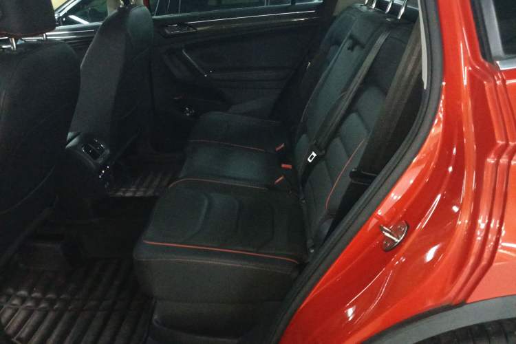 Used Volkswagen Tiguan L 2017 380TSI Automatic All-Wheel Drive Supreme Flagship Edition Left Rear Seat