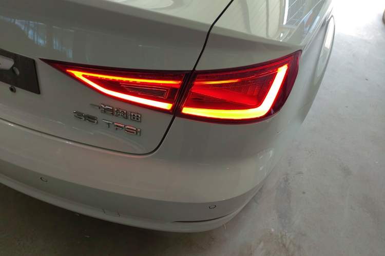 Used Audi A3 2015 Limousine 35 TFSI Millionth Anniversary Intelligent Leading Model
