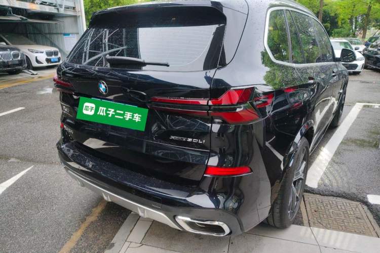 Used BMW X5 2023 xDrive 30Li Luxury M Sport Package Rear Right 45 Deg