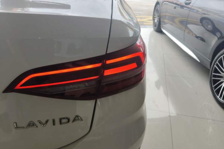 Used Volkswagen Lavida 2021 1.5L Automatic Comfort Edition Exterior 1