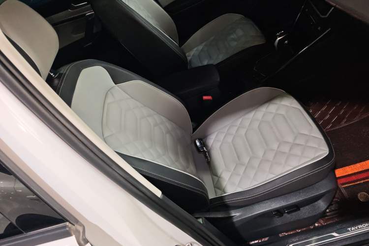 Used Volkswagen Tayron 2024 300TSI Two-Wheel-Drive Luxury Plus Advanced Version
