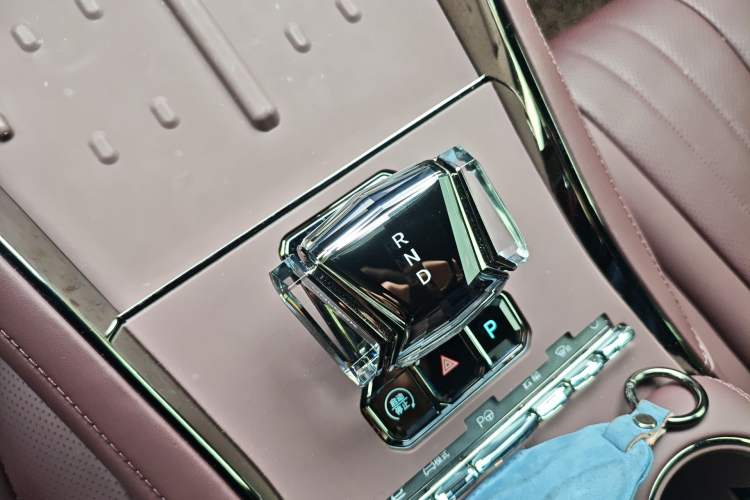 Used Denza Z9GT 2024 1100 Four-Wheel Drive Ultra Version Gear Lever