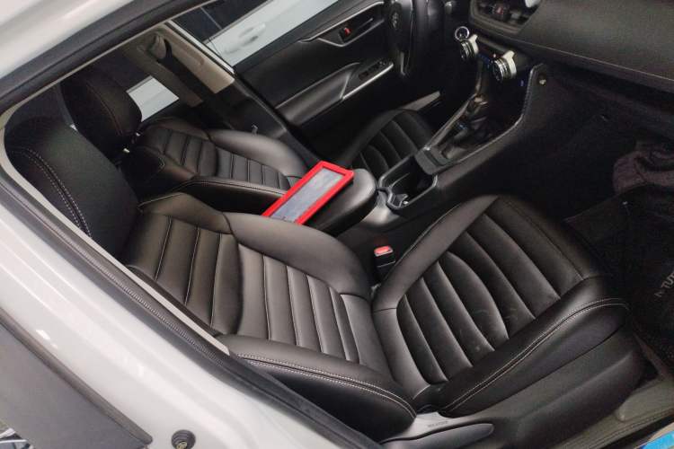 Used Toyota RAV4 2021 2.0L CVT Two-Wheel Drive Urban Edition Right Front Seat