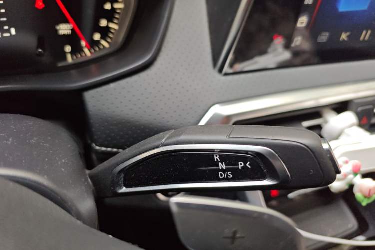 Used SAIC MAXUS G50 2023 PLUS 1.5T Automatic Custom Entry-Level Model Gear Lever