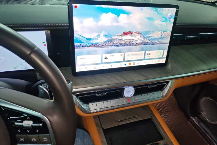 Used Tank 500 New Energy 2024 Hi4-T Audio And AC Panel