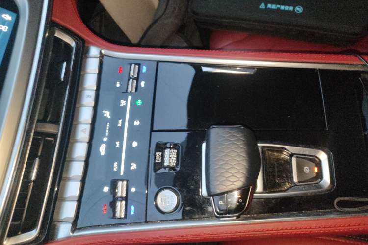 Used Changan CS85 COUPE 2019 1.5T DCT Dynamic Version China VI Standard
