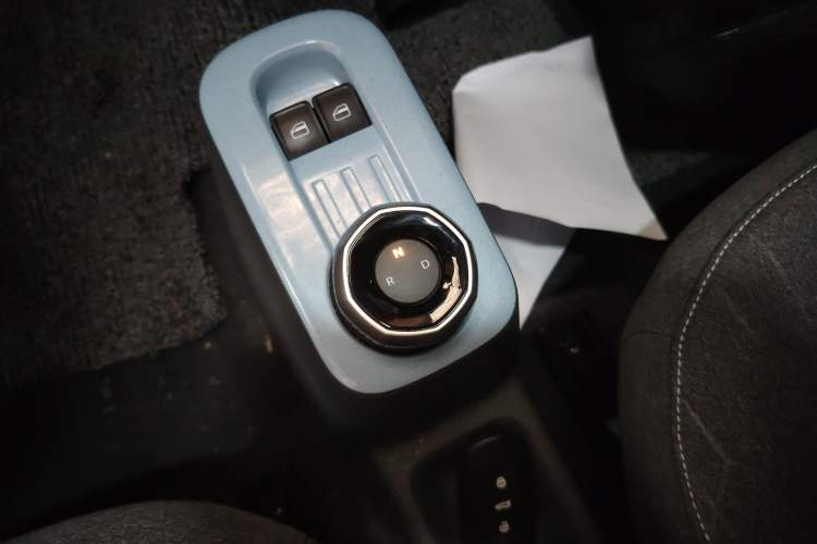 Used Geely Galaxy Panda 2024 Panda Mini 200km Longteng PRO Edition Gear Lever