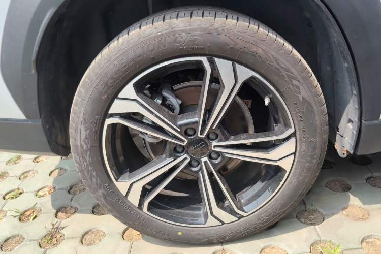 Used Geely Galaxy L7 2025 EM-i 115km Exploration Edition Right Rear Wheel Hub