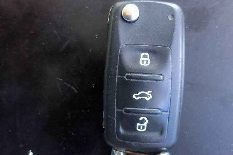 Used Volkswagen Santana 2016 1.6L Automatic Fashion Edition Vehicle Key