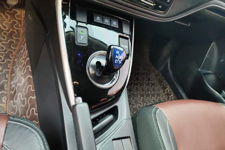 Used Toyota Corolla 2018 Dual-Engine 1.8L E-CVT Smart Edition