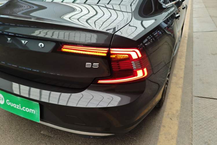 Used Volvo S90 2024 B5 Zhiyi Luxury Edition
