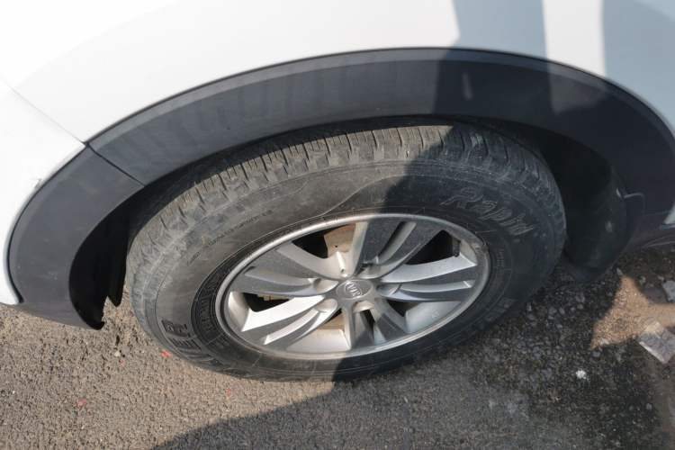 Used Kia Sportage R 2015 2.0L Automatic Two-Wheel Drive GL Left Front Wheel Hub