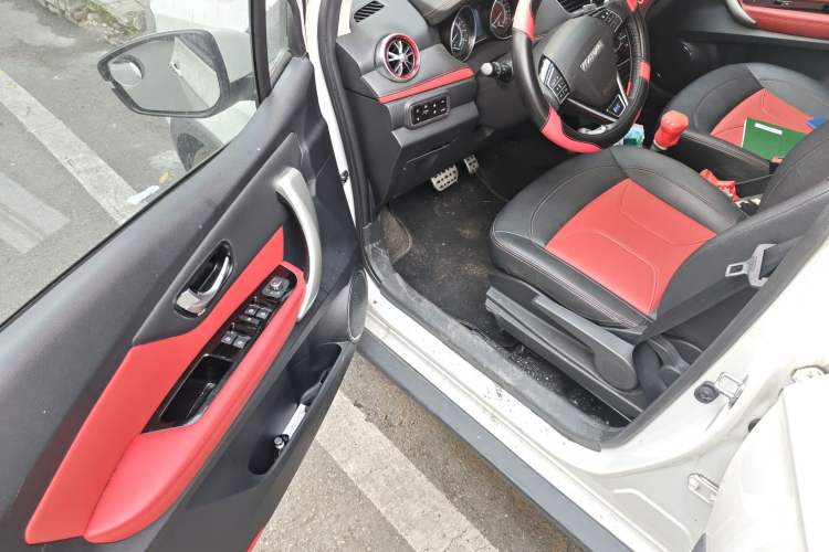 Used Haval H1 2016 Revised Version Blue Badge 1.5L AMT Luxury Edition Driver Seat