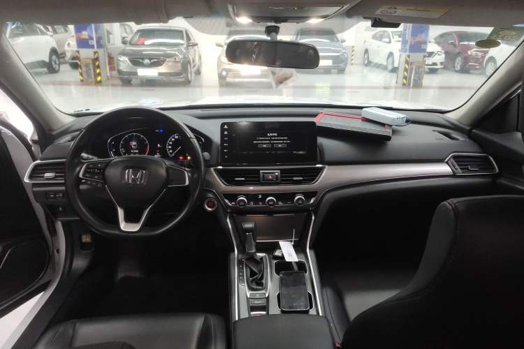 Used Honda Accord 2022 260TURBO Luxury Edition Center Console