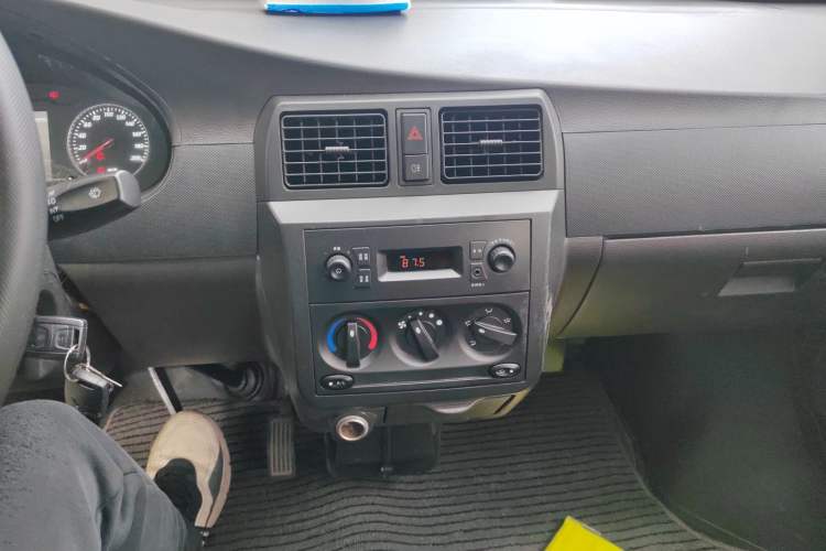 Used Wuling Rongguang EV 2020 Basic Version 7-Seater 300 km
