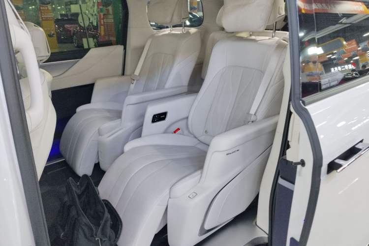 Used Buick GL8 New Energy 2024 Lu Zun Deluxe Edition 7-Seater Left Rear Seat