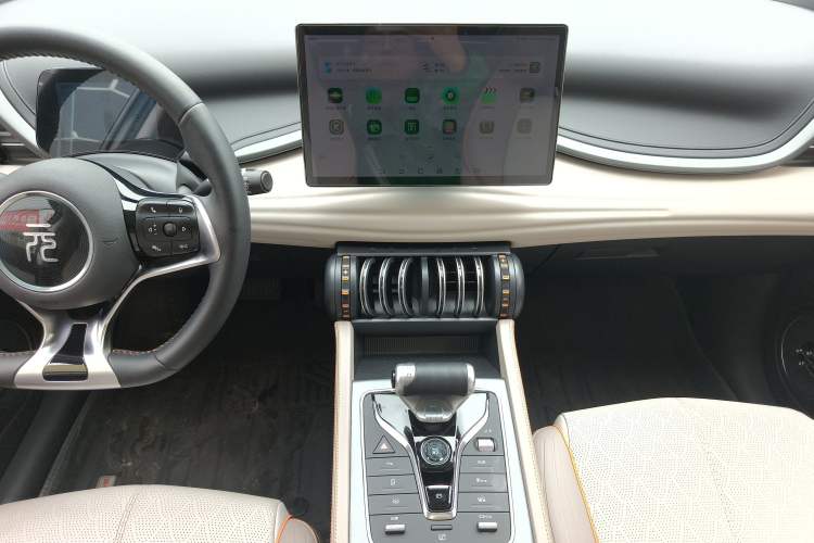Used BYD Yuan PLUS 2024 Honor Edition 430KM Beyond Model Audio And AC Panel
