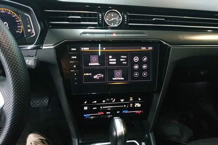 Used Volkswagen Magotan 2020 330TSI DSG Luxury Edition Audio And AC Panel