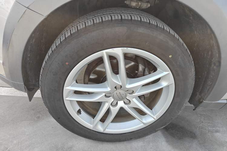 Used Audi Q5 2018 Collector's Edition 40 TFSI Technology Model
