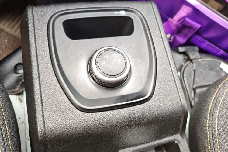 Used Karry Jiangtun 2023 Wide-body Edition AVIC Lithium Battery 38.64 kWh Gear Lever