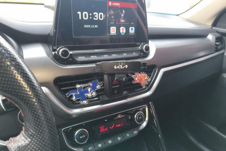 Used Kia Sportage R 2018 2.0L Automatic Smart Luxury Version China V Standard Audio And AC Panel