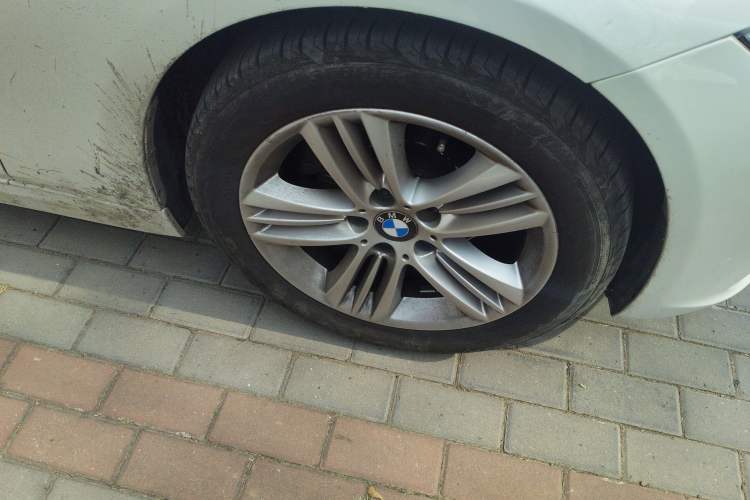 Used BMW 3 Series 2015 320Li Fashion Model Right Front Wheel Hub