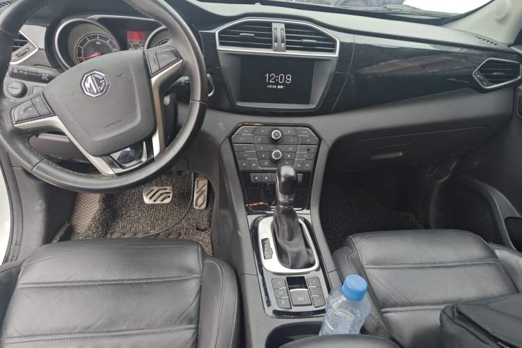 Used MG GS 2015 2.0TGI TST Four-Wheel Drive Flagship Edition Audio And AC Panel