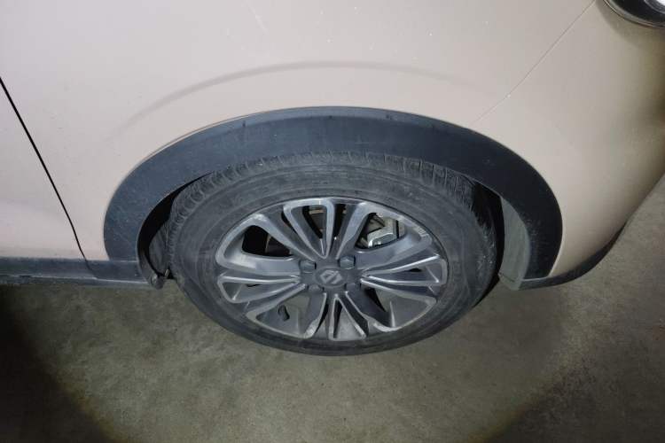 Used Leapmotor T03 2021 400 Lite Edition Lithium Iron Phosphate Right Front Wheel Hub