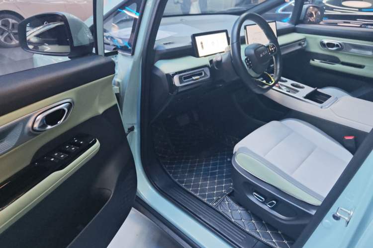 Used AION Y 2023 Plus 510 Tech Edition
