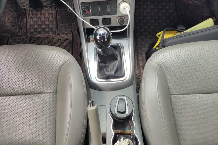 Used Geely Auto Emgrand 2018 1.5L Manual Luxury Model Gear Lever