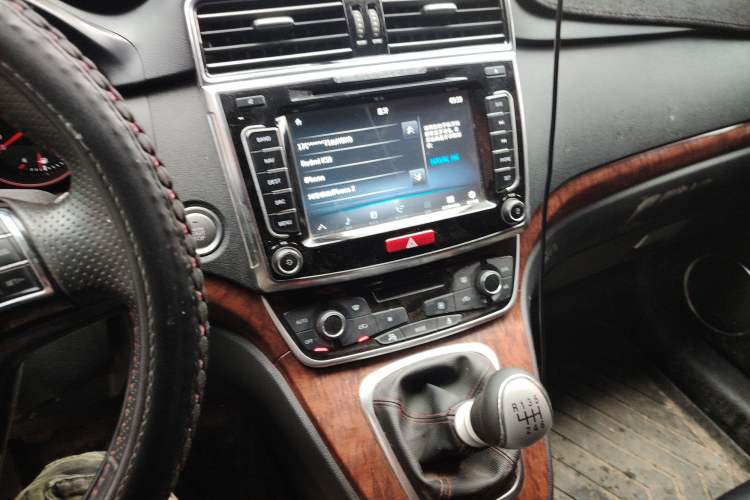 Used Haval H6 2017 Red-Label Sport Edition 1.5T Manual Two-Wheel Drive Elite Model