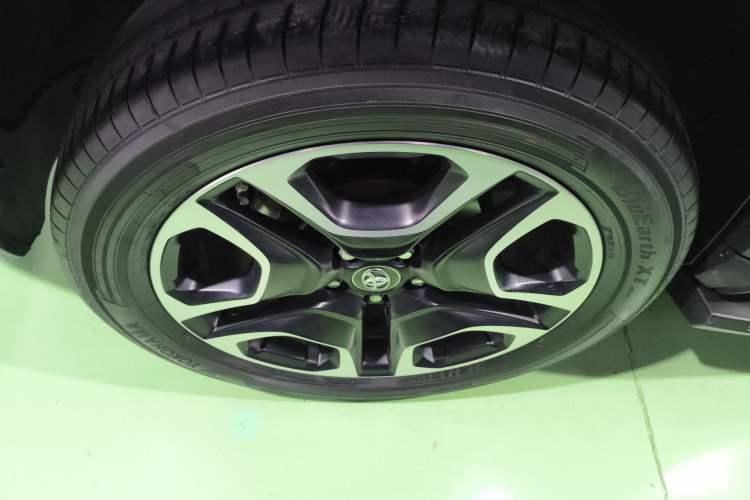 Used Toyota RAV4 2021 2.0L CVT Two-Wheel Drive Prestige Edition Right Rear Wheel Hub