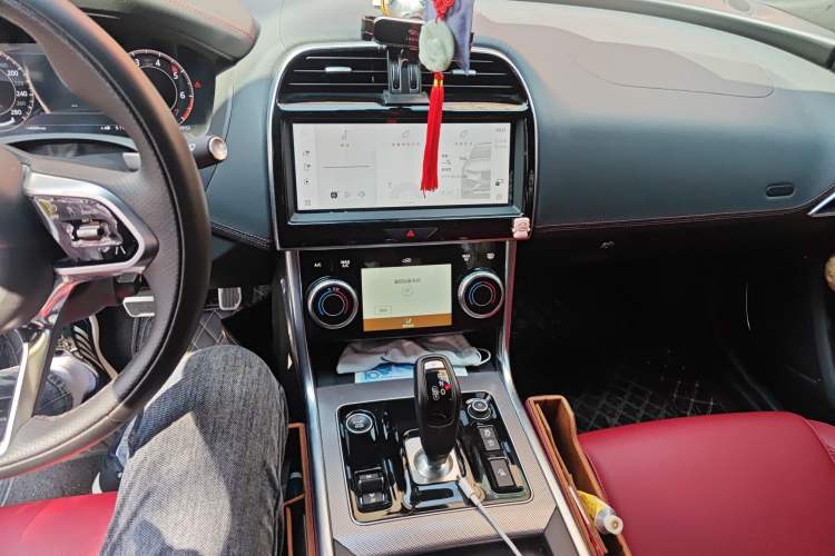 Used Jaguar XEL 2023 2.0T 250 PS R-DYNAMIC S Advanced Sport Edition Audio And AC Panel