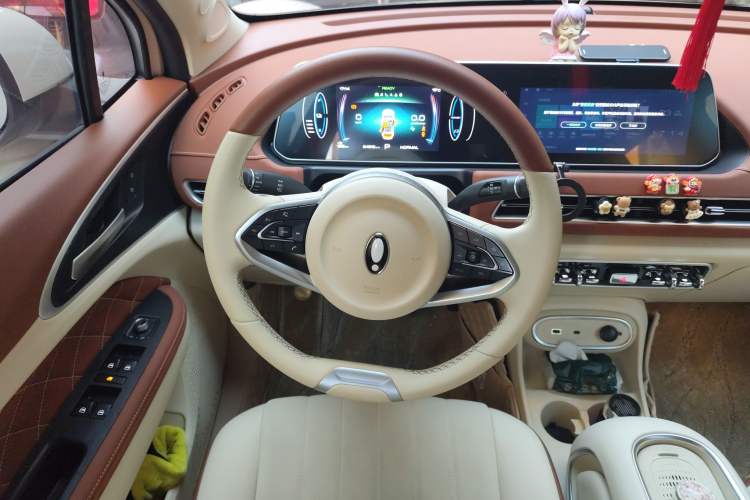 Used ORA Good Cat 2023 401 km Standard Range Luxury Version Lithium Iron Phosphate Steering Wheel