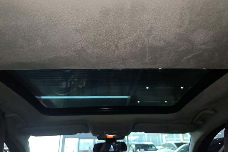 Used Jaguar XFL 2018 XFL 2.0T 250 PS Luxury Edition Headliner