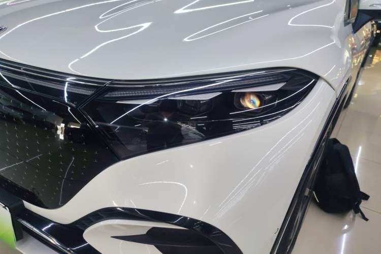 Used Mercedes-Benz EQS SUV 2023 450 4MATIC Pioneer Edition Left Front Headlight