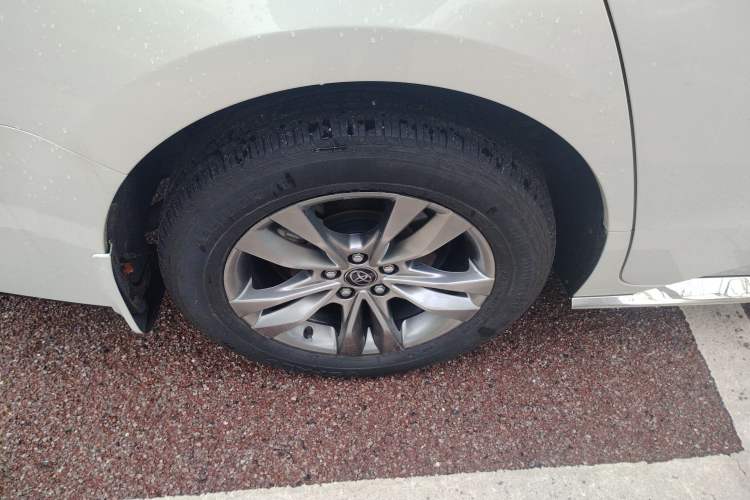 Used Toyota SIENNA 2024 2.5L Hybrid Four-Wheel Drive Luxury Edition Right Rear Wheel Hub