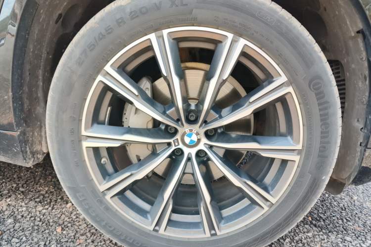 Used BMW X5 2019 xDrive40i M Sport Package Right Front Wheel Hub