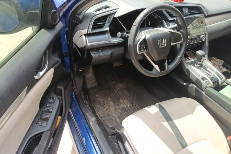 Used Honda Civic 2016 220TURBO CVT Luxury Edition Driver Seat