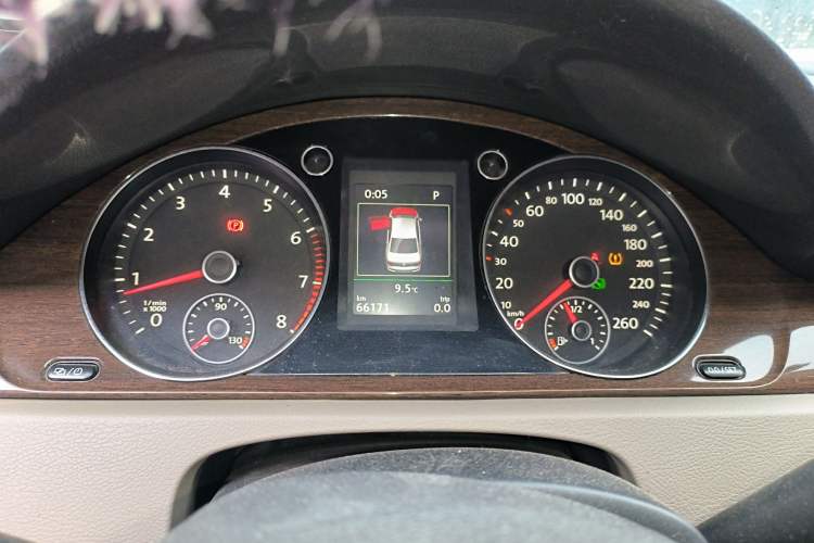 Used Volkswagen Magotan 2015 1.8TSI Prestige Model Instrument Cluster