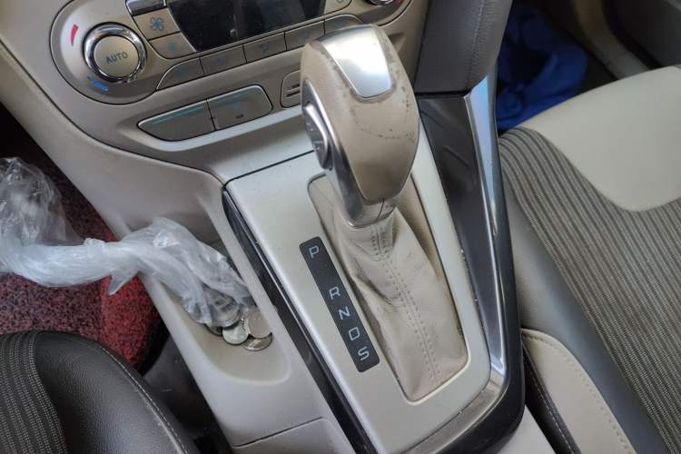 Used Ford Focus 2012 Sedan 1.6L Automatic Fashion Edition
